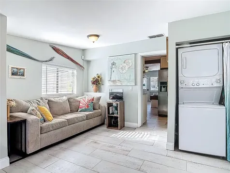 829 E 9th Avenue New Smyrna Beach FL 32169