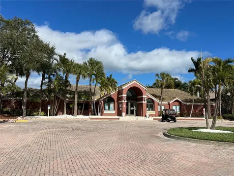 10265 Gandy Boulevard N St Petersburg FL 33702