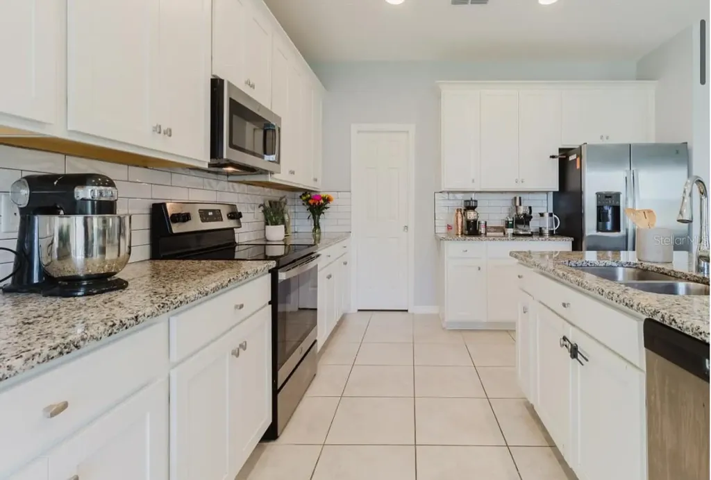 3047 Adams Cross Drive Zephyrhills FL 33540