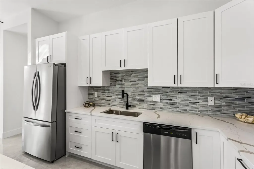 3318 NE 13th Place Cape Coral FL 33909