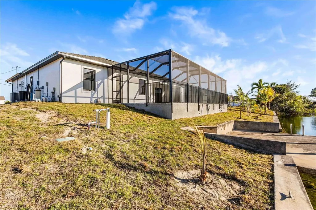 3318 NE 13th Place Cape Coral FL 33909