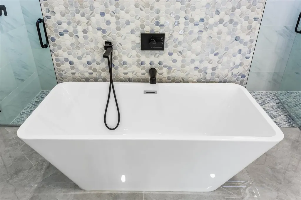 3318 NE 13th Place Cape Coral FL 33909