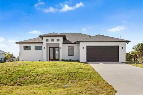 3318 NE 13th Place Cape Coral FL 33909