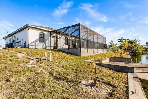 3318 NE 13th Place Cape Coral FL 33909