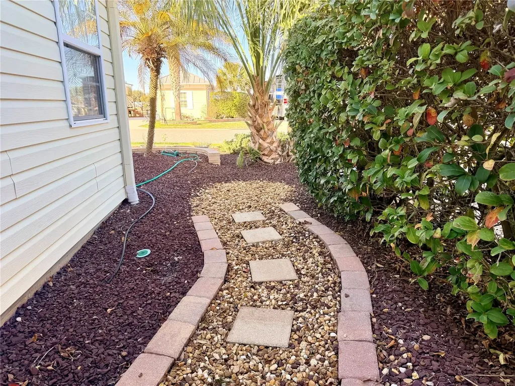 4805 SE 94th Avenue Webster FL 33597