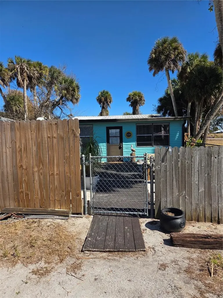 1024 Strickland Road Okeechobee FL 34974
