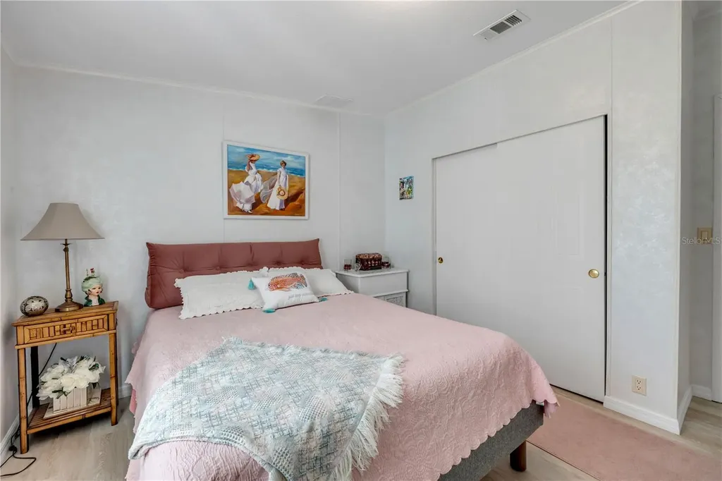 290 Navajo Drive Oak Hill FL 32759