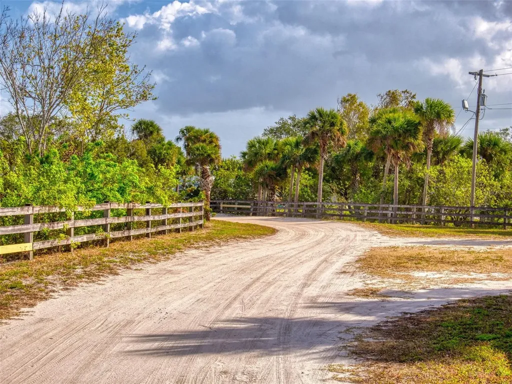 290 Navajo Drive Oak Hill FL 32759