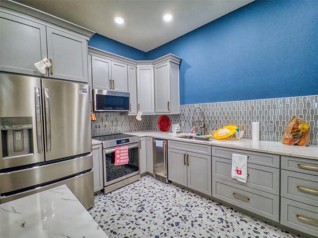 290 Navajo Drive Oak Hill FL 32759