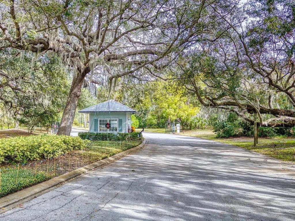 290 Navajo Drive Oak Hill FL 32759