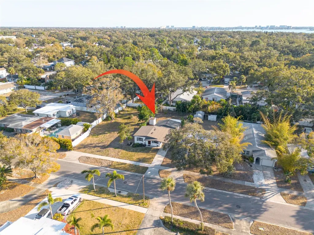 8062 28th Avenue N St Petersburg FL 33710