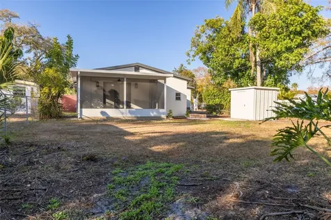8062 28th Avenue N St Petersburg FL 33710