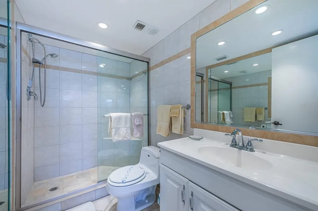 6294 Bahia Del Mar Circle St Petersburg FL 33715