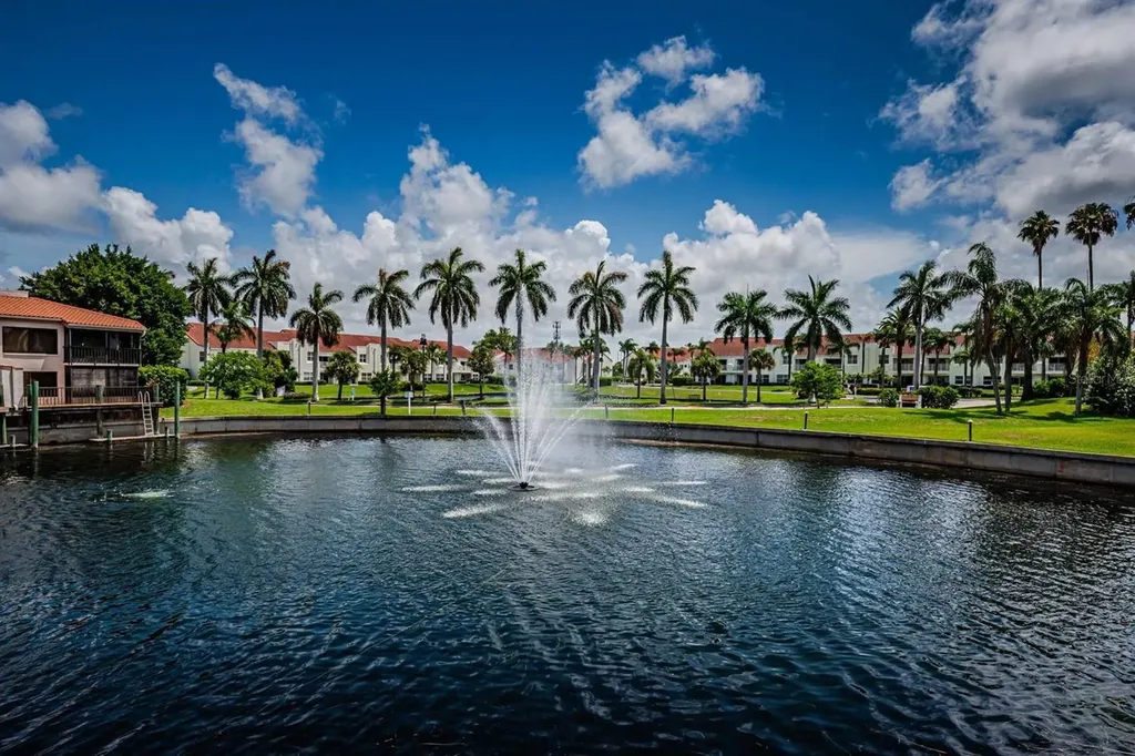 6294 Bahia Del Mar Circle St Petersburg FL 33715