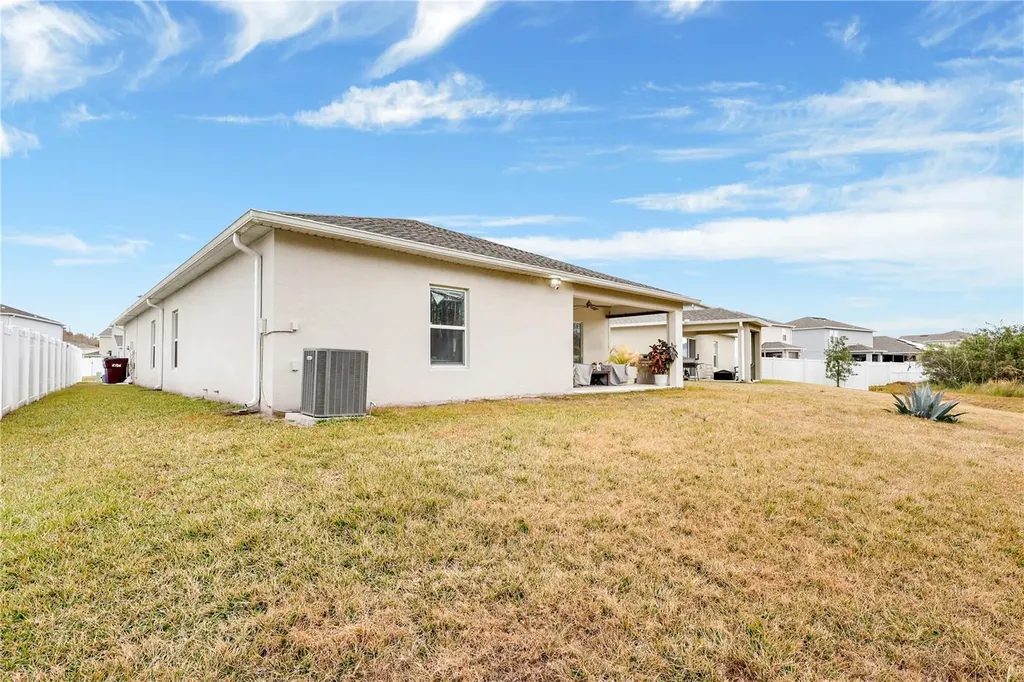 585 Pink Ibis Bend St Cloud FL 34772