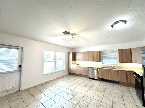 1121 Dr Martin Luther King Jr Street S St Petersburg FL 33705