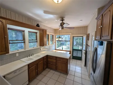 2201 S Sanford Avenue Sanford FL 32771