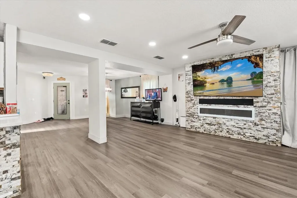 306 Rona Lane Davenport FL 33897