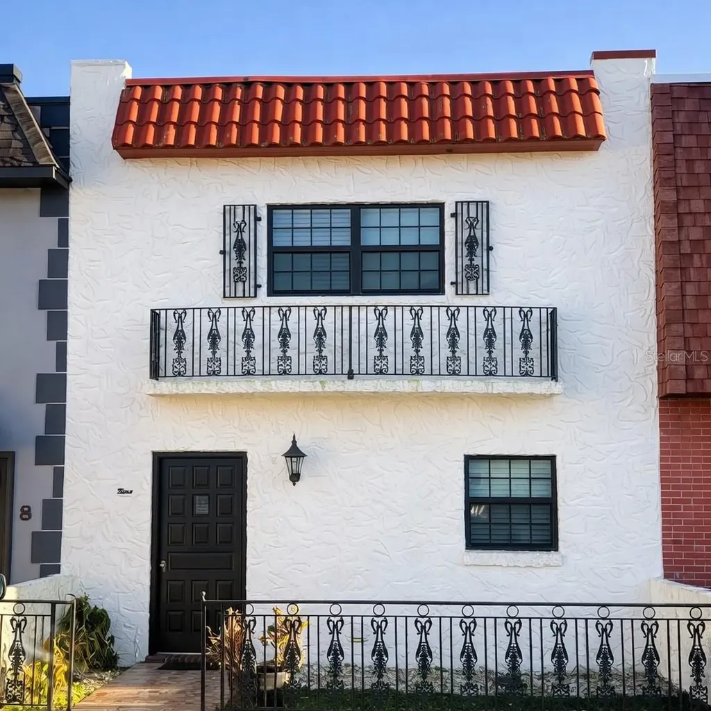 625 N Halifax Avenue Daytona Beach FL 32118