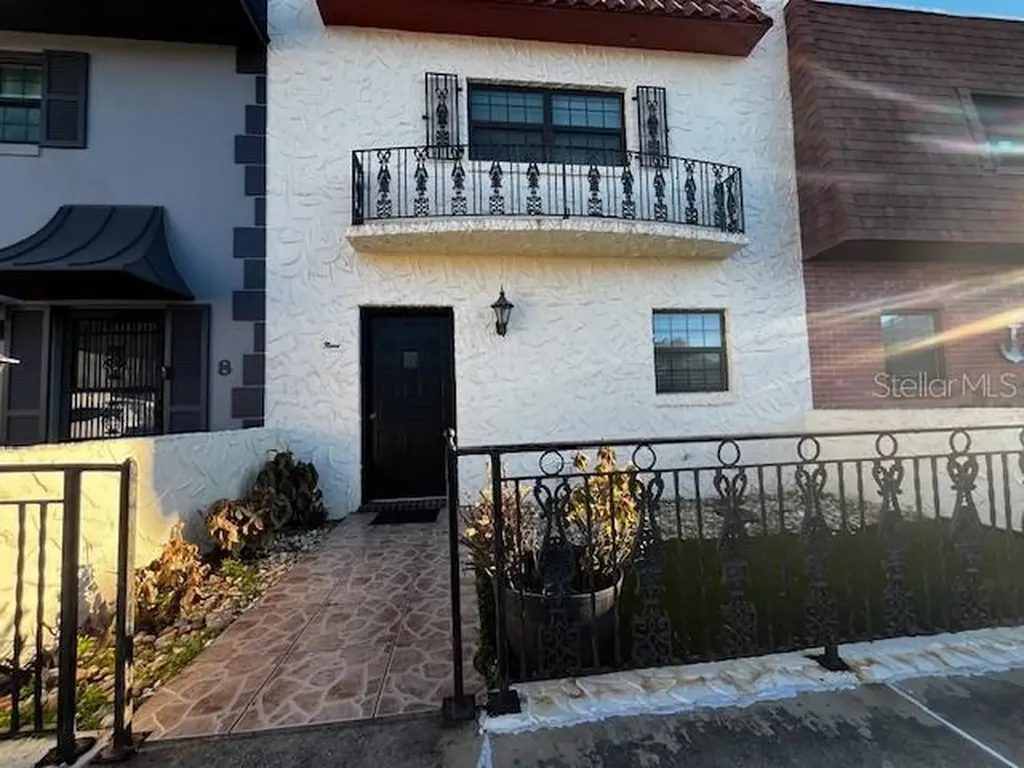 625 N Halifax Avenue Daytona Beach FL 32118