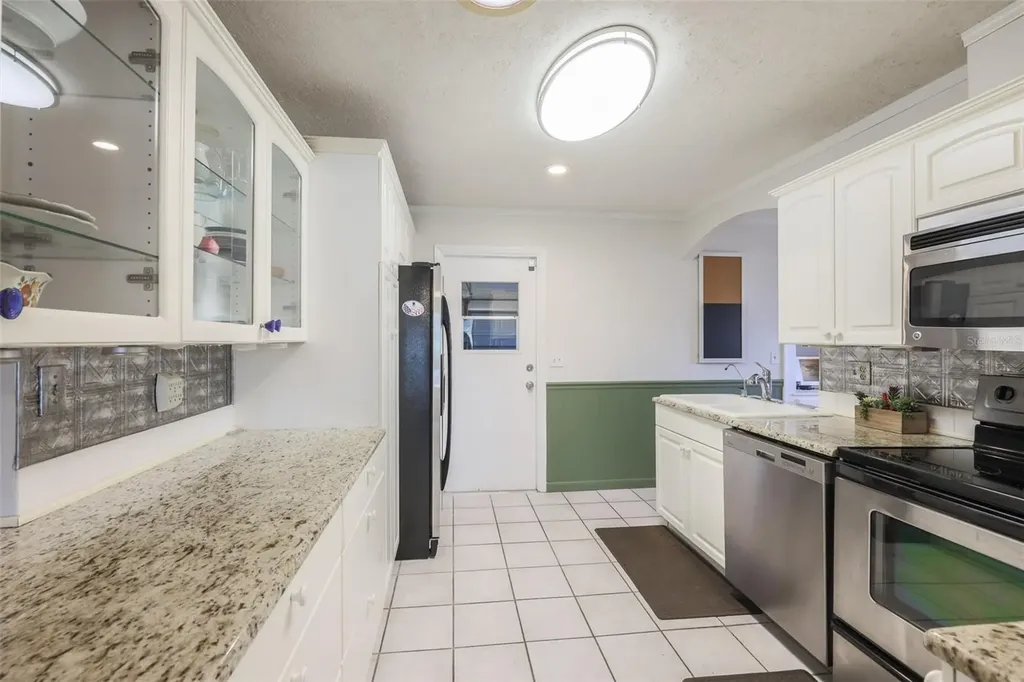 318 Fairside Court Sun City Center FL 33573