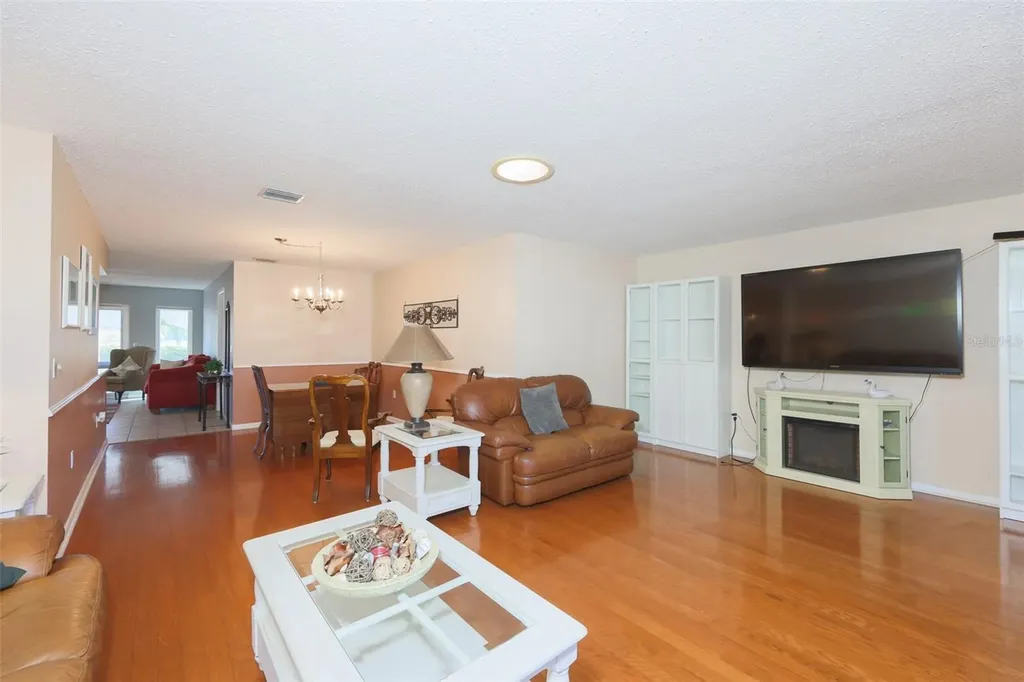 318 Fairside Court Sun City Center FL 33573