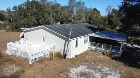 15773 SE Highway 42 Weirsdale FL 32195