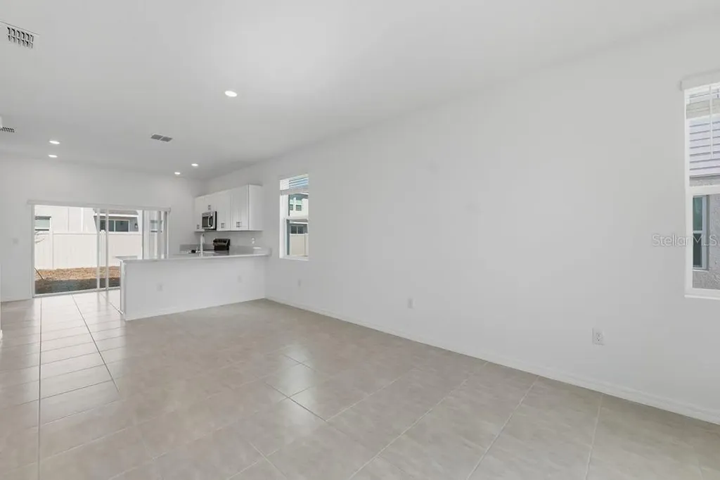2936 Skyline Loop Kissimmee FL 34758