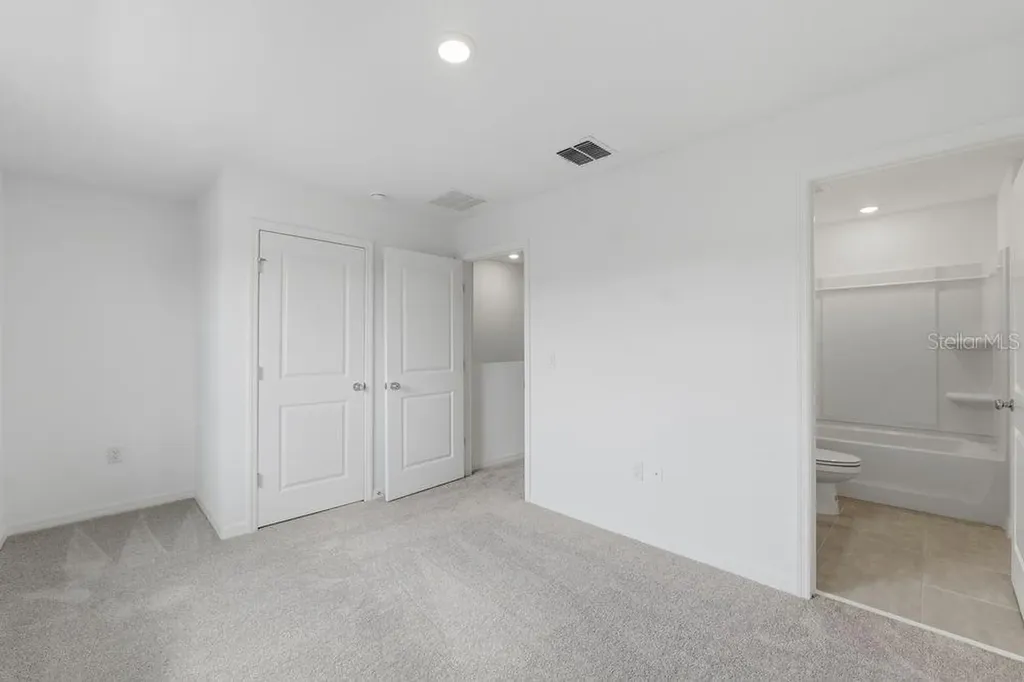 2936 Skyline Loop Kissimmee FL 34758