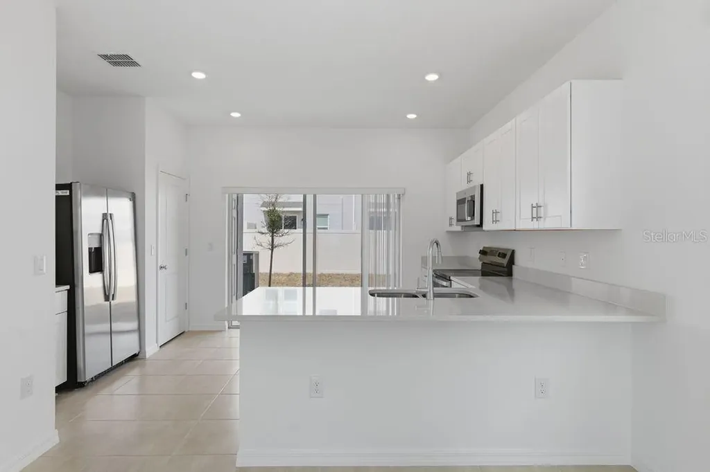 2936 Skyline Loop Kissimmee FL 34758