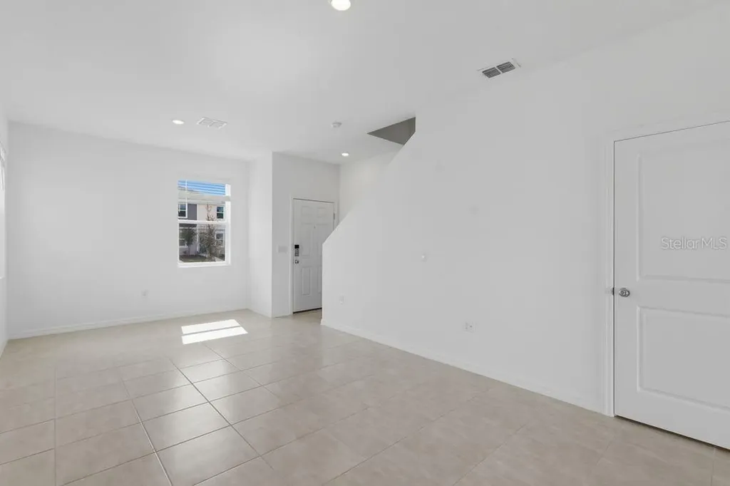 2936 Skyline Loop Kissimmee FL 34758