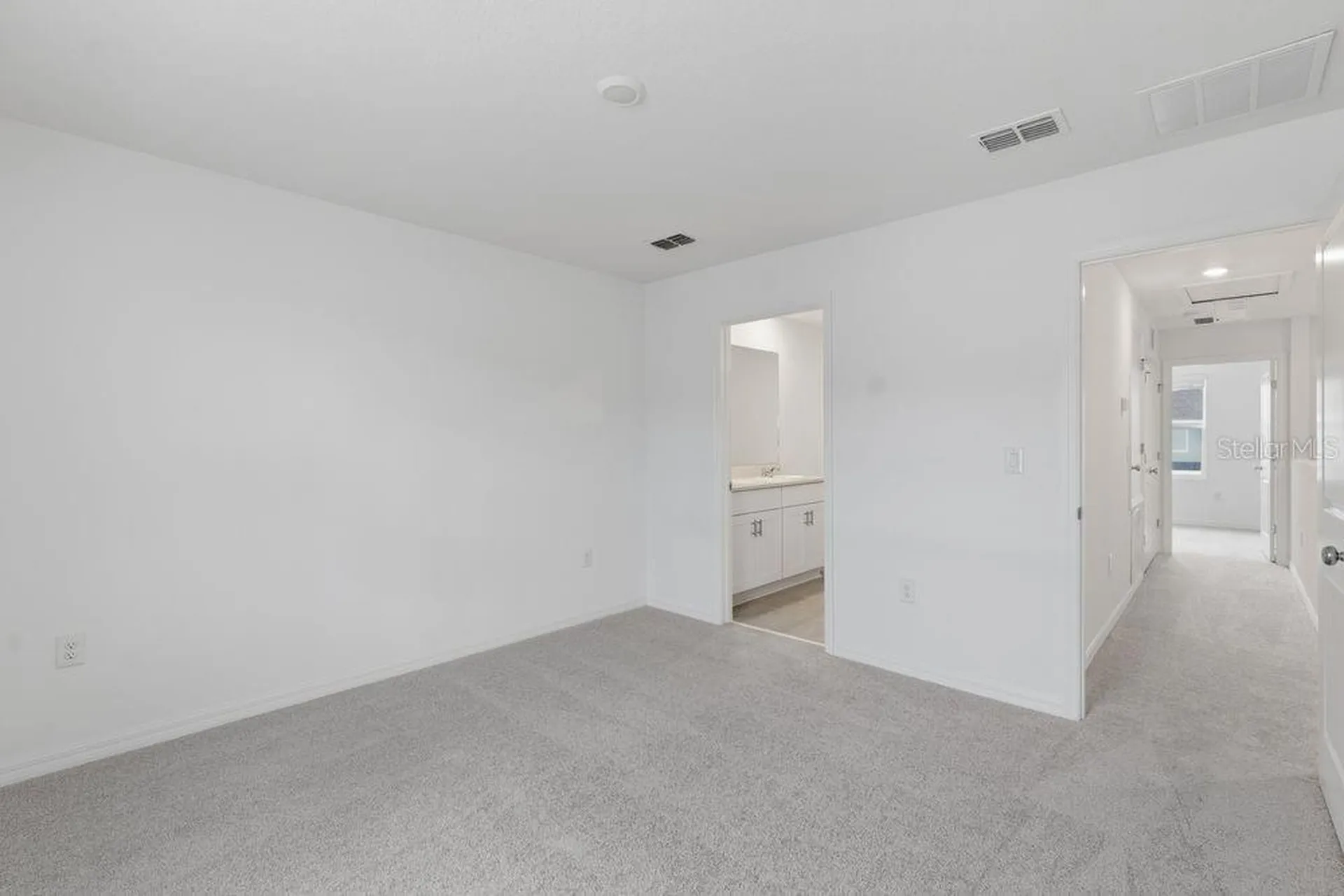 2936 Skyline Loop Kissimmee FL 34758