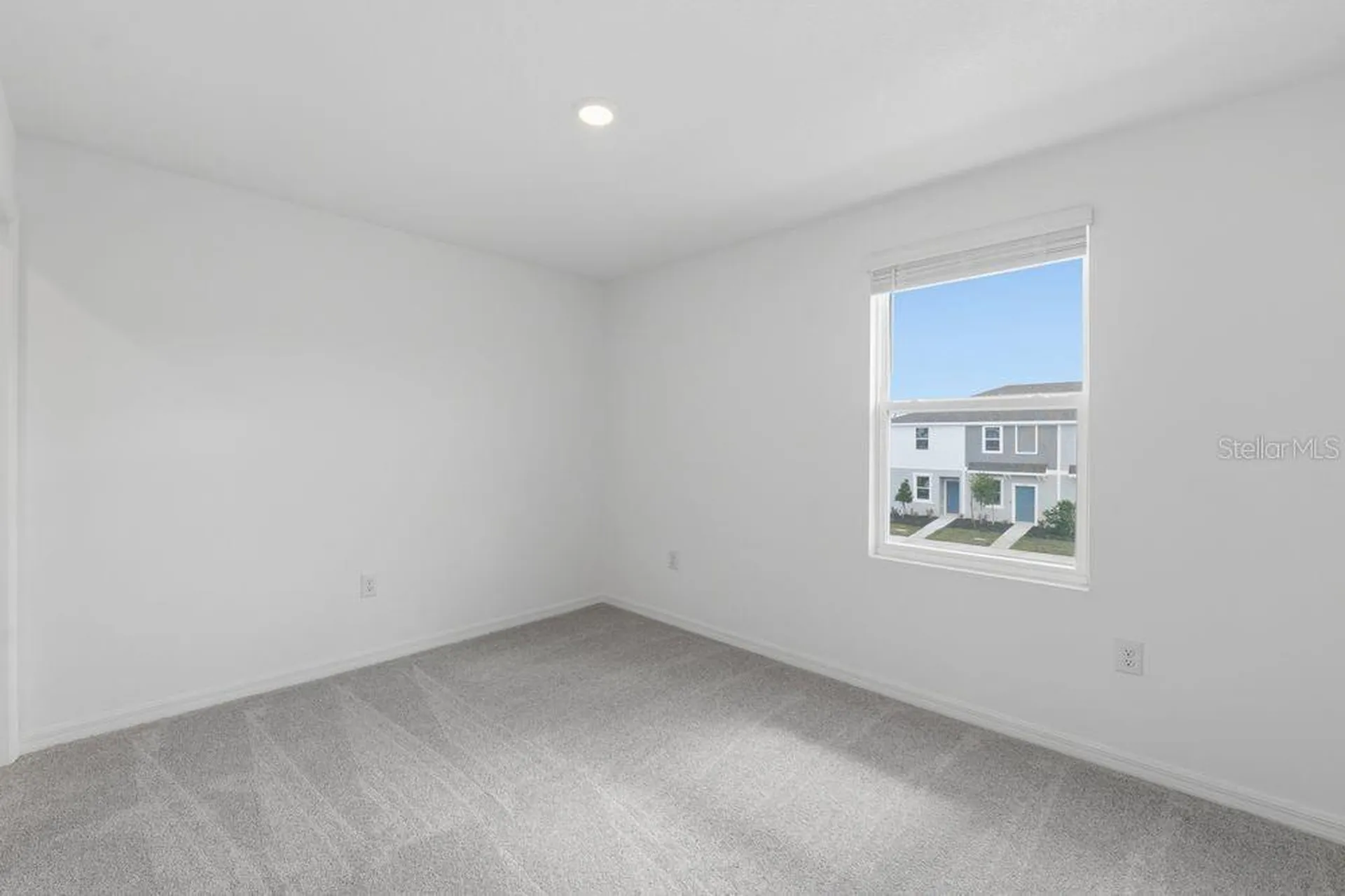 2936 Skyline Loop Kissimmee FL 34758