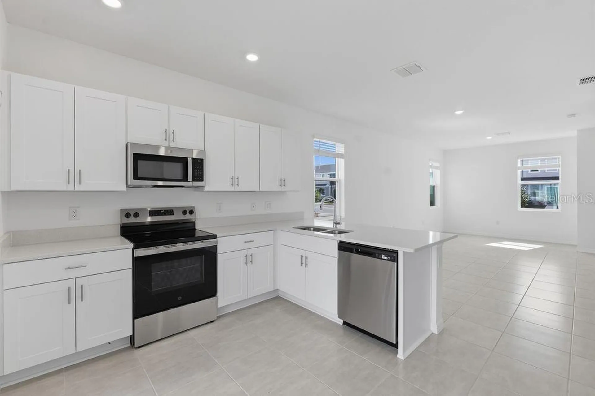 2936 Skyline Loop Kissimmee FL 34758