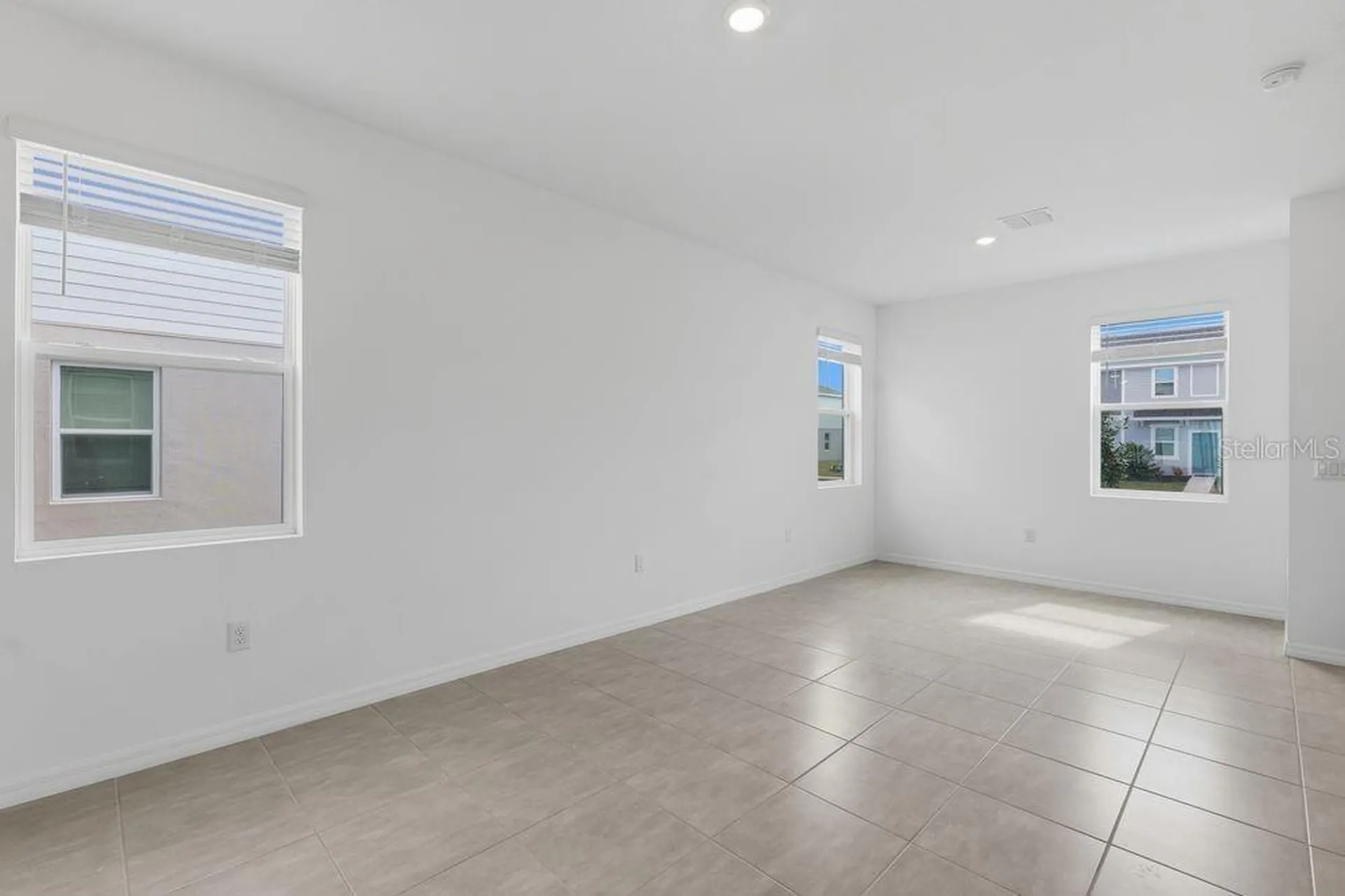 2936 Skyline Loop Kissimmee FL 34758