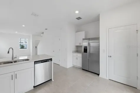 2936 Skyline Loop Kissimmee FL 34758