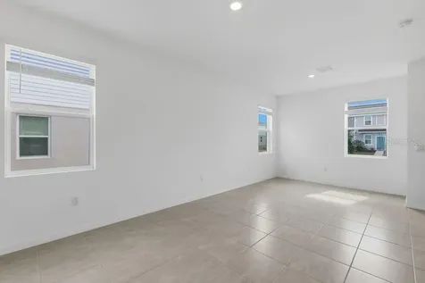 2936 Skyline Loop Kissimmee FL 34758