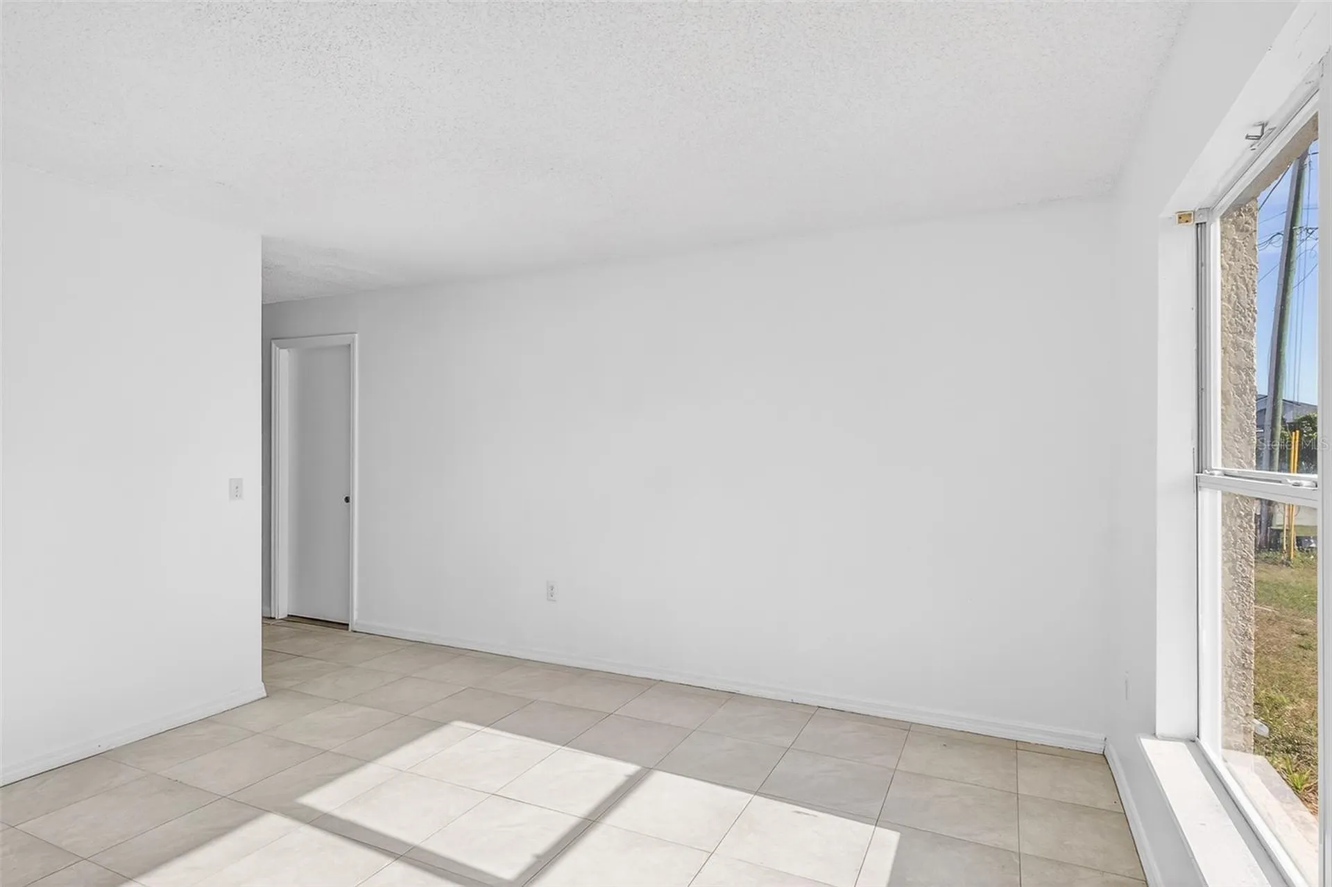 1906 Lakeview Lane Kissimmee FL 34759
