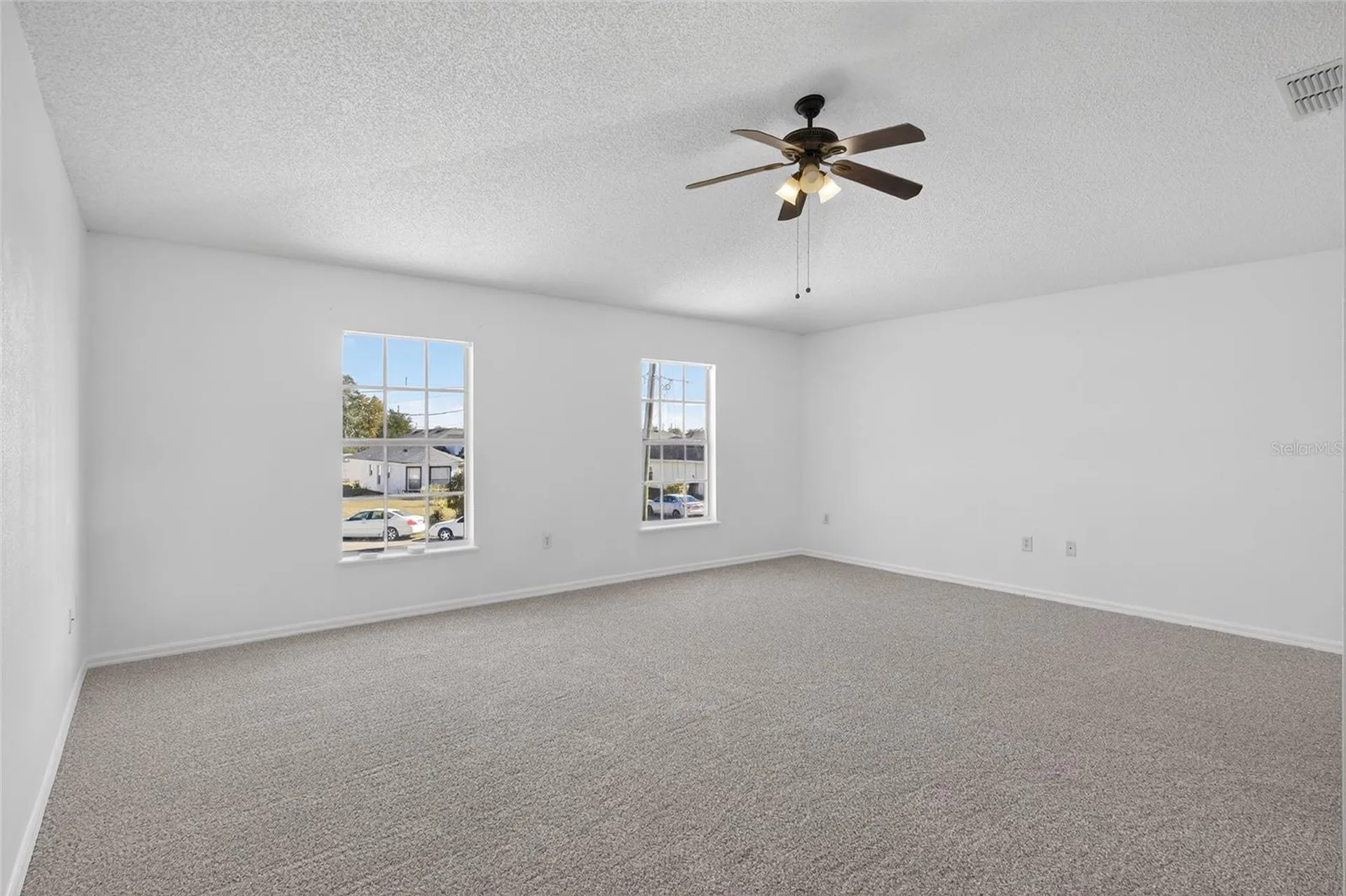 1906 Lakeview Lane Kissimmee FL 34759