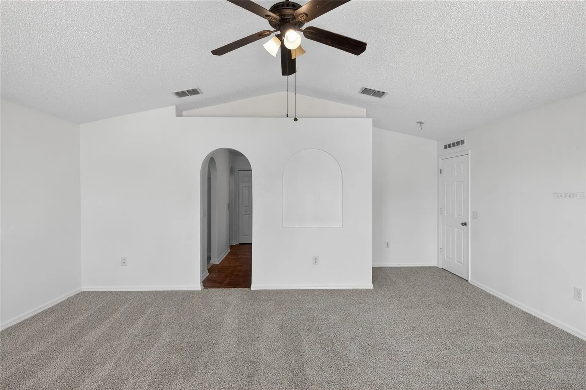1906 Lakeview Lane Kissimmee FL 34759