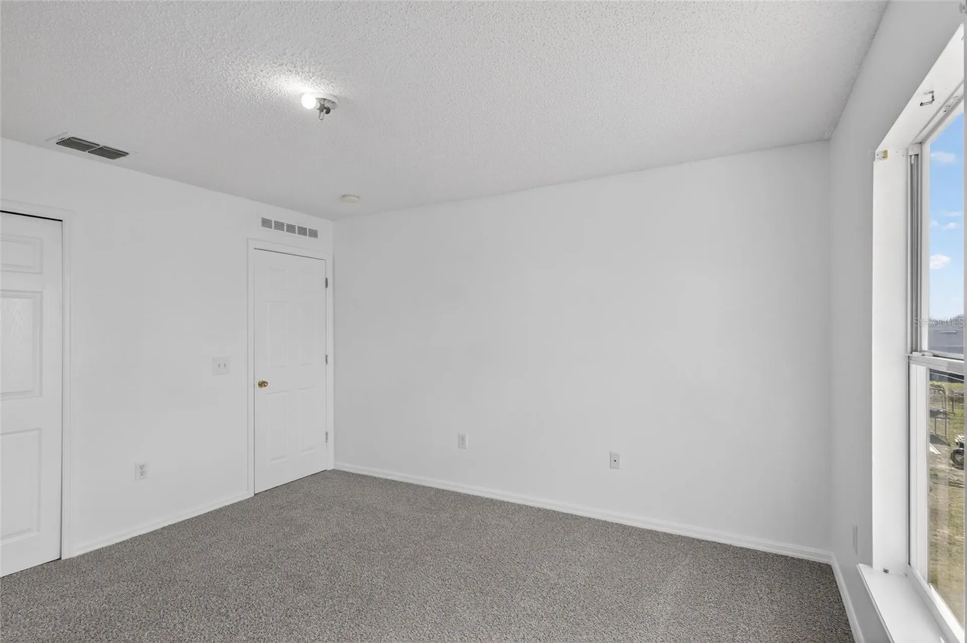 1906 Lakeview Lane Kissimmee FL 34759