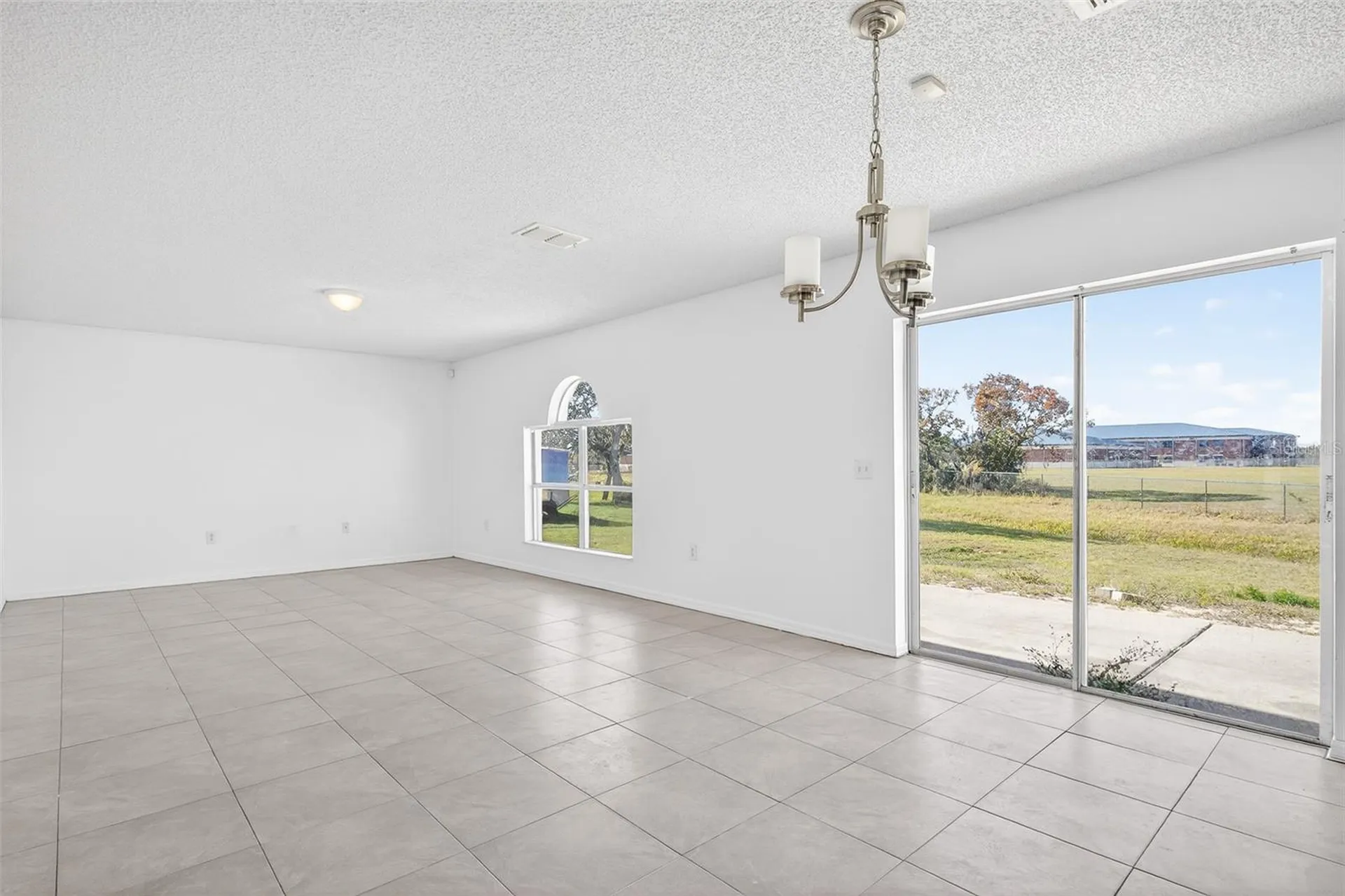 1906 Lakeview Lane Kissimmee FL 34759