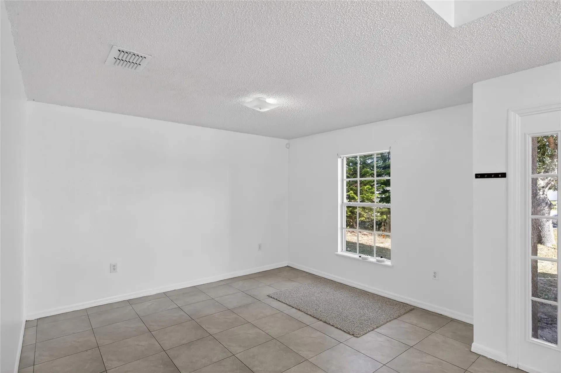 1906 Lakeview Lane Kissimmee FL 34759