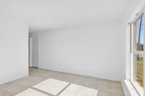 1906 Lakeview Lane Kissimmee FL 34759