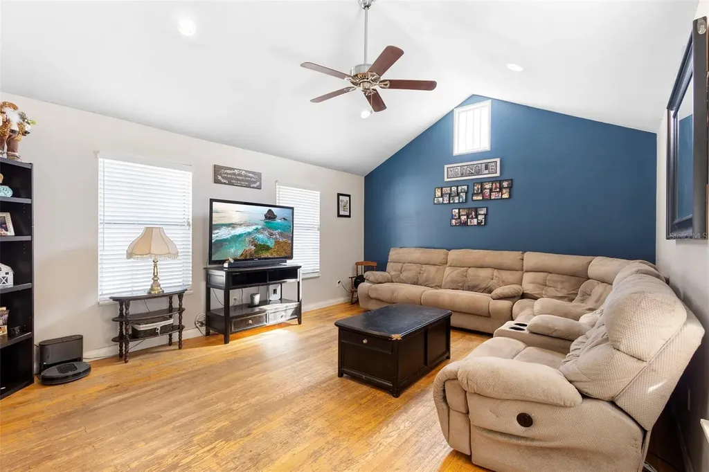 1462 Colin Kelly Avenue Daytona Beach FL 32124
