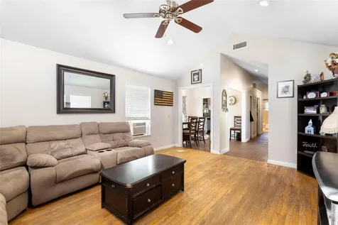 1462 Colin Kelly Avenue Daytona Beach FL 32124