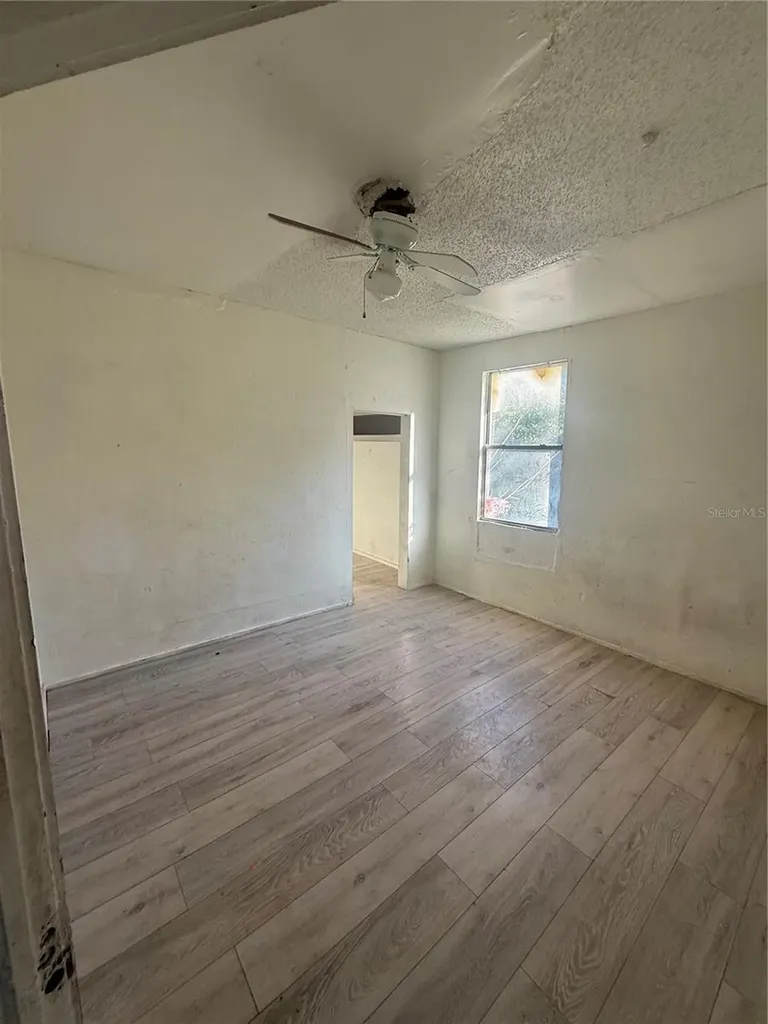 1015 E Columbus Drive Tampa FL 33605
