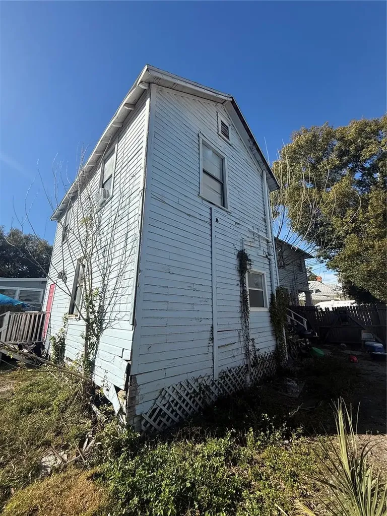 1015 E Columbus Drive Tampa FL 33605