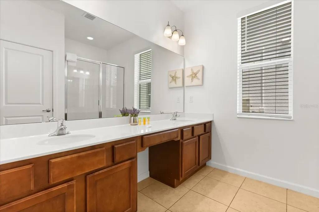 4565 Cabello Loop Kissimmee FL 34746