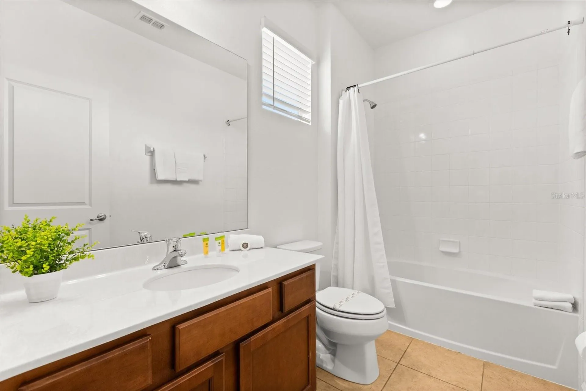 4565 Cabello Loop Kissimmee FL 34746